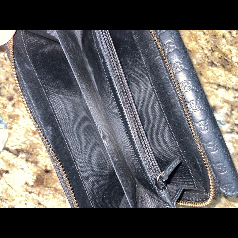 - Gucci Zip Around Wallet - Picture 2 of 4
